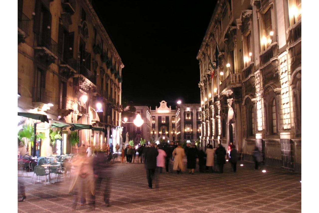 Palazzo Dei Delfini Apartments - Happy Rentals Catania Kültér fotó