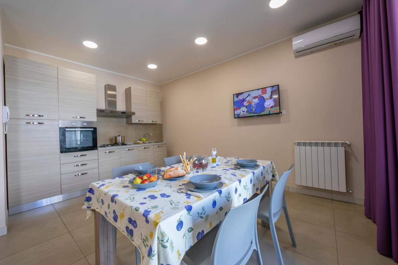 Palazzo Dei Delfini Apartments - Happy Rentals Catania Kültér fotó